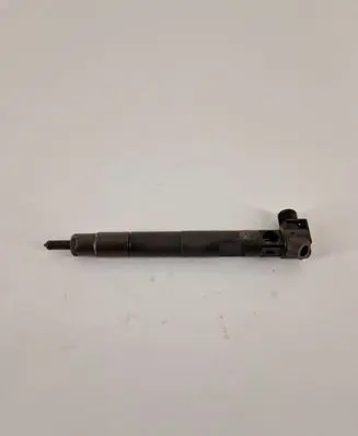 Mercedes-Benz C W205 Fuel injector A6510703287