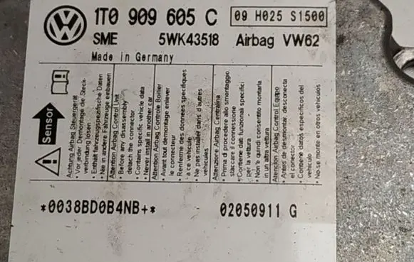 Volkswagen Touran I Airbag control unit/module 1T0909605C 5WK43518