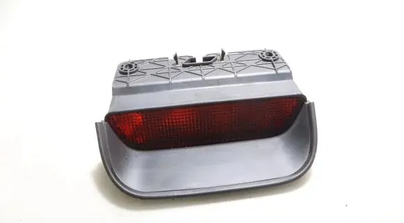 Third/center stoplight
