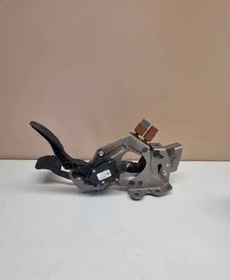 Nissan Qashqai Pedal assembly 180024BA0B 6PV00997815 465014ea0b