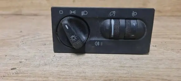 Volkswagen Golf III Light switch KL01H6941531N