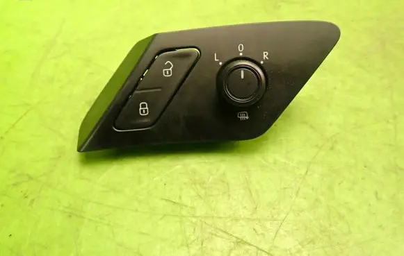 Volkswagen Golf VII Wing mirror switch 