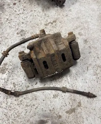 Mitsubishi Outlander Front brake caliper 4605A862