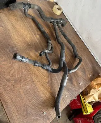 Gearbox oil cooler pipe/hose