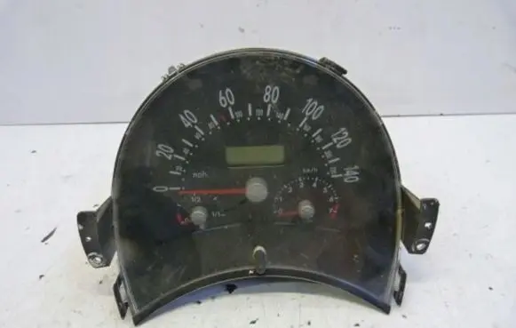 Volkswagen New Beetle Speedometer (instrument cluster)