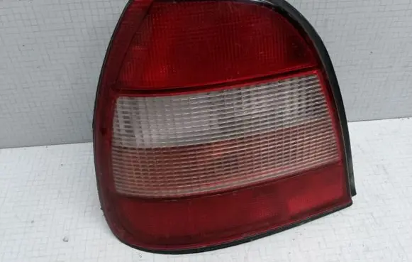 Nissan Sunny Rear/tail lights 22063324