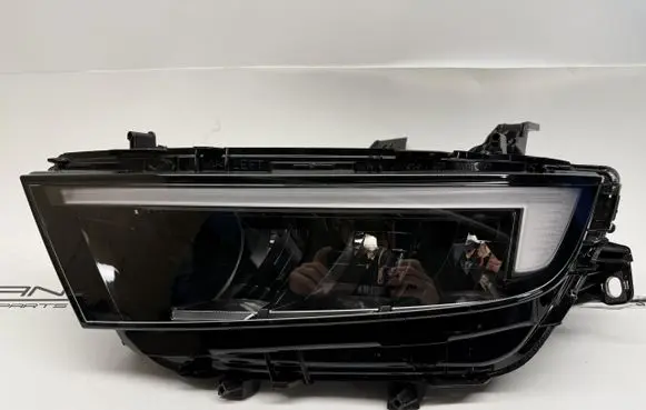 Opel Astra L Headlight/headlamp 9858777280