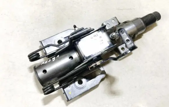 Volkswagen Golf IV Steering wheel axle 1j419501dc