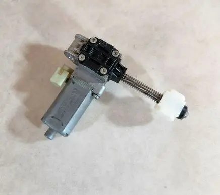BMW 5 E60 E61 Seat adjustment motor 0390203273 67319146330
