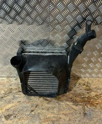 Porsche Cayenne (92A) Intercooler radiator 7l5145804d