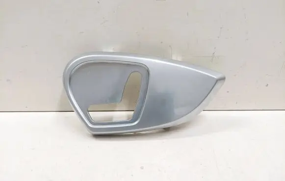 Mercedes-Benz R W251 Front door seat control surround trim 313205LH A6758