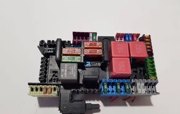 Mercedes-Benz C W205 Fuse box set A2059068501FFB A2059068501