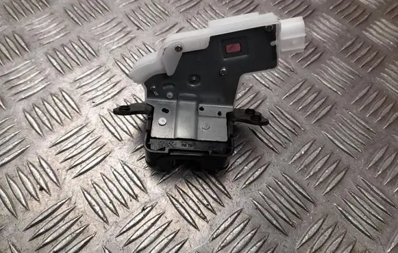 Toyota Prius (XV60) Tailgate/trunk/boot lock/catch/latch ME02AS