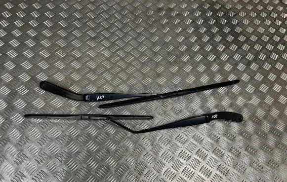 Renault Arkana Windshield/front glass wiper blade 