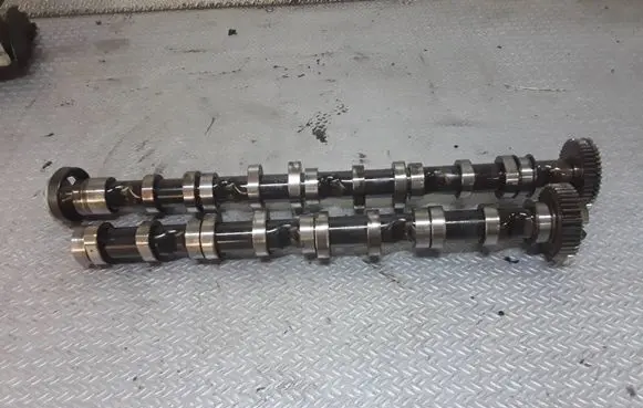 Volkswagen PASSAT B6 Camshaft 