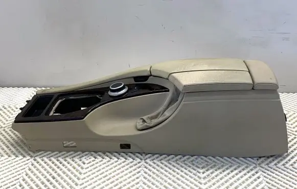 BMW 5 E60 E61 Center console 7034086