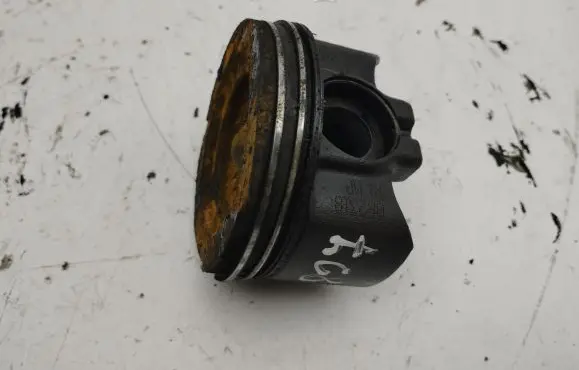 Mercedes-Benz E W213 Piston 