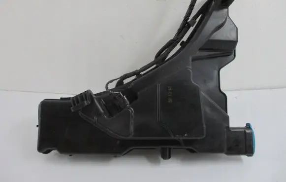 Audi RS5 Windshield washer fluid reservoir/tank 8W6955451E