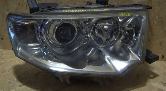 Mitsubishi L200 Headlight/headlamp