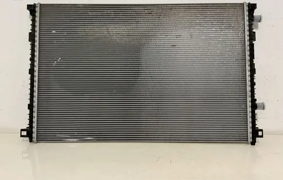 Audi Q7 4M Coolant radiator 4M0145804T