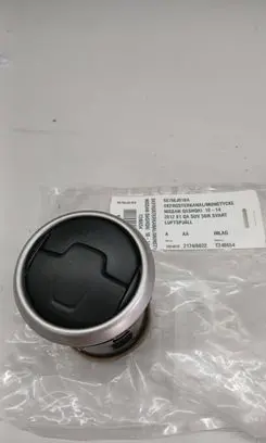 Nissan Qashqai Dash center air vent grill 68760JD10A