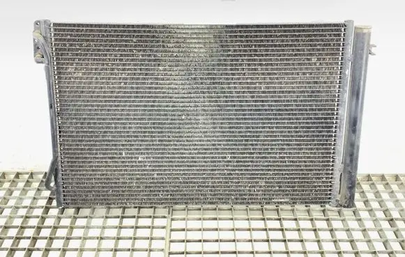 BMW 3 E90 E91 Coolant radiator