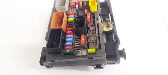 Citroen C5 Fuse box set 9667044980