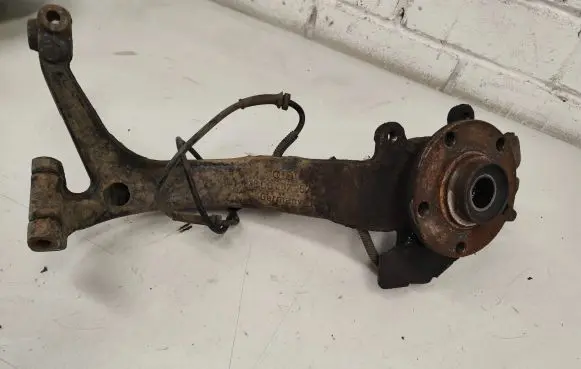 Audi A4 S4 B5 8D Front wheel hub spindle knuckle 8D0407257