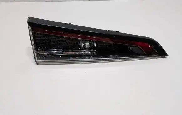 Tailgate rear/tail lights