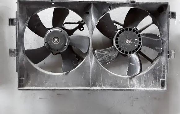 Mitsubishi Outlander Radiator cooling fan shroud