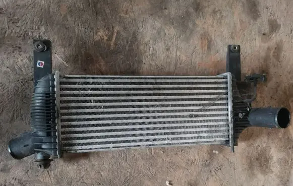 Nissan Navara D40 Intercooler radiator