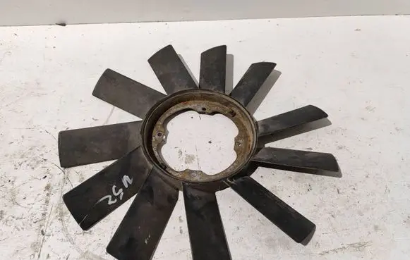 BMW 5 E39 Fan impeller 17233639