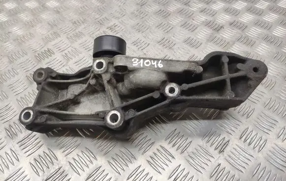 Opel Vivaro Generator/alternator bracket 
