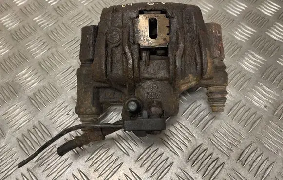 Mercedes-Benz Sprinter W901 W902 W903 W904 Rear brake caliper