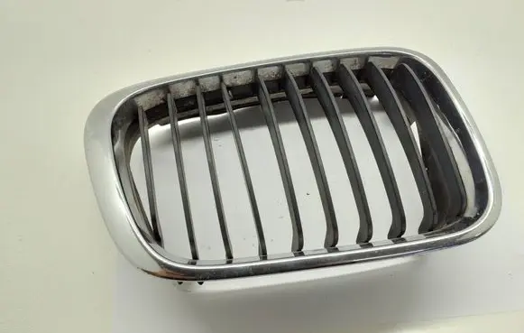BMW 3 E46 Front grill 511381950560 8195058