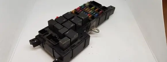 Volvo XC90 Fuse module 518826011 8678449