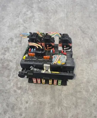Peugeot Partner Fuse module 9664706280 BSMR05