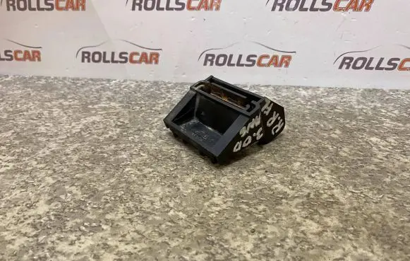 Land Rover Range Rover L322 Radiator mount bracket 17101439116