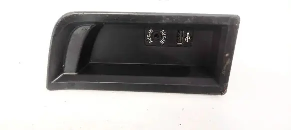 BMW 3 F30 F35 F31 USB socket connector 9207358 51169207358