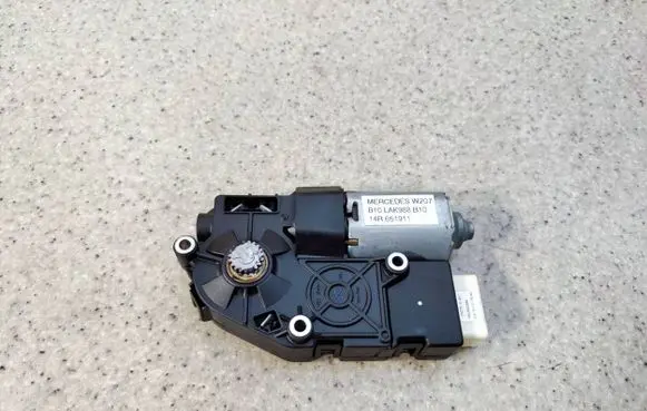 Mercedes-Benz E A207 Sunroof motor/actuator A2129066402