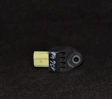 Toyota RAV 4 (XA20) Airbag deployment crash/impact sensor 8983133020