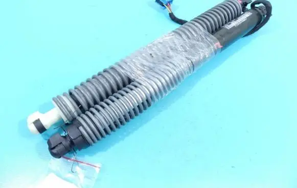 BMW 7 G11 G12 Shock absorber/damper mounting bracket 7357110 IMPRK1260756