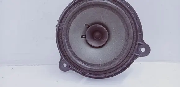 Nissan Qashqai+2 Rear door speaker