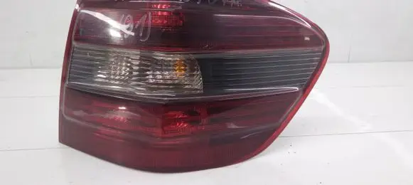 Mercedes-Benz ML W164 Rear/tail lights A164820226401