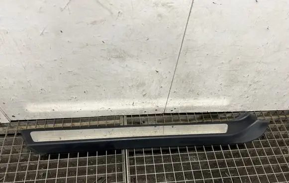 Mercedes-Benz E A207 Front sill trim cover A2076800174