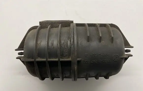 Vacuum air tank