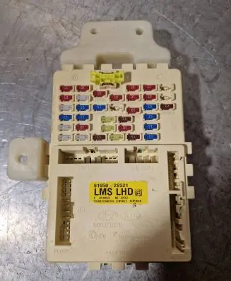 Hyundai ix35 Fuse module 919502S521 J9100623 H2SA0166