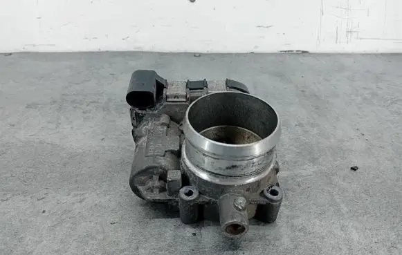 Volkswagen Golf Plus Throttle body valve 03C.133.062.D