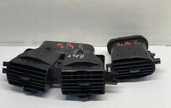 Mercedes-Benz A W168 Dash center air vent grill 1688300054