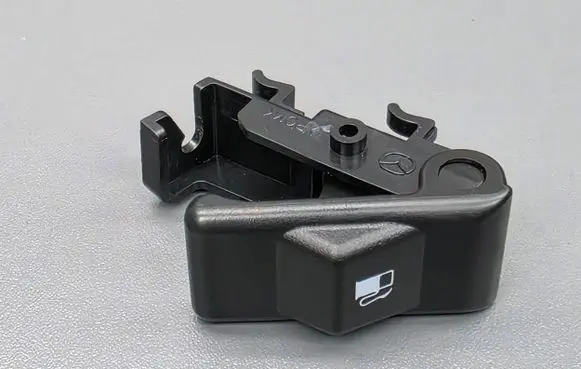 Mazda 3 III Fuel cap release pull handle 